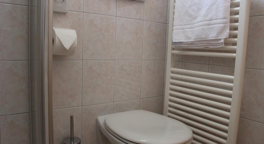 Schenna Garni Eden Bed & Breakfast Phòng bức ảnh