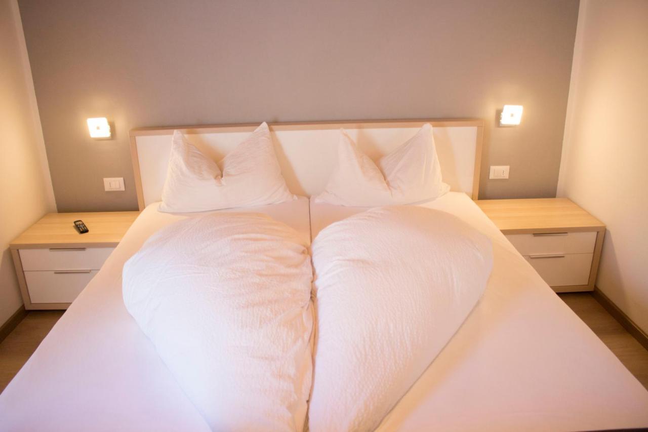 Schenna Garni Eden Bed & Breakfast Ngoại thất bức ảnh