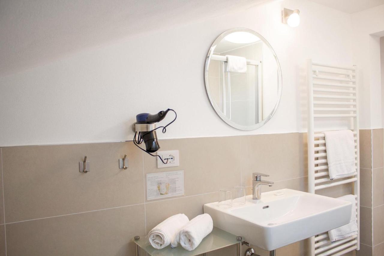 Schenna Garni Eden Bed & Breakfast Ngoại thất bức ảnh